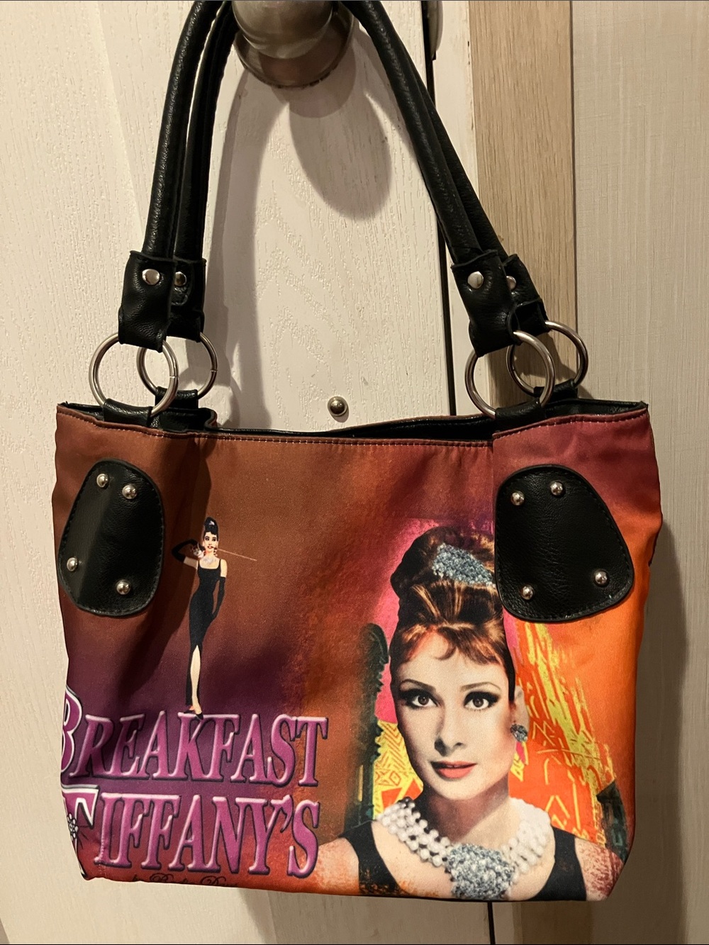 Vintage Breakfast Tiffany's Graphic Shoulder Bag - Black & Orange